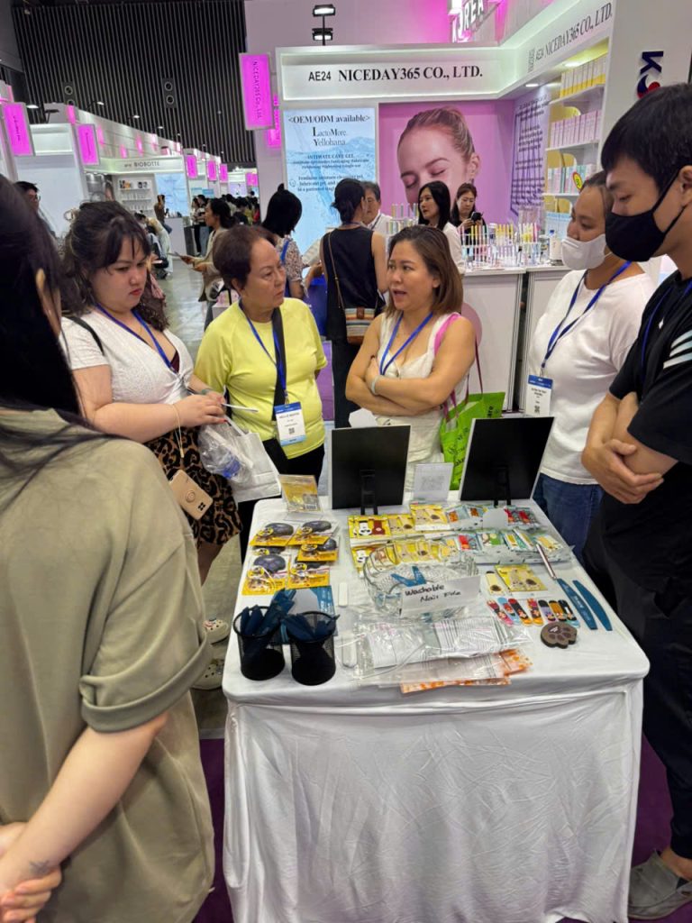 dũa móng nail ace tại hội chợ